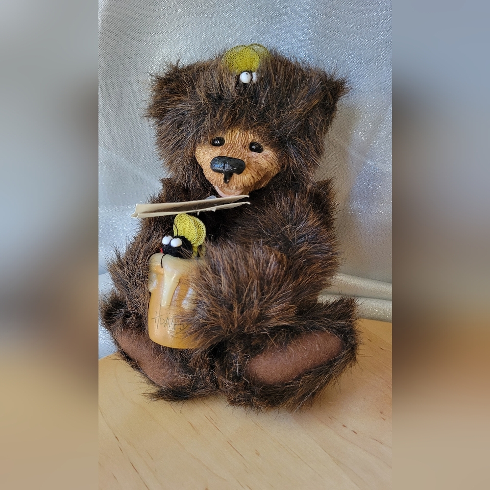 Vintage KIMBEARLY’S ORIGINALS Beezly Teddy Bear with Resin Face, Bumble Bees,